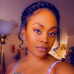 Meet your Posher, Candace